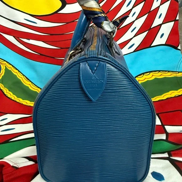 Authentic Louis Vuitton Speedy 25 – Blue Épi Leather – Vintage Classic - Picture 12 of 17